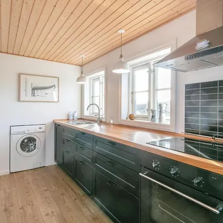 Three Bedroom Holiday In Svaneke * Aarsdale