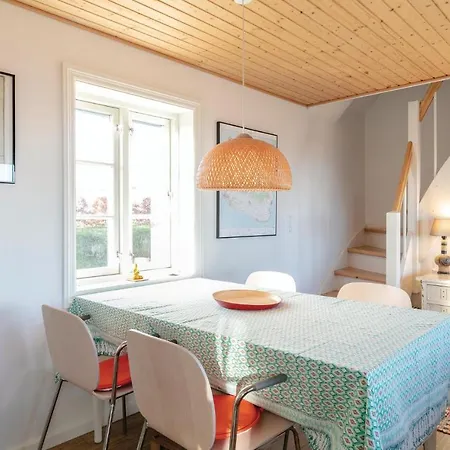 Dom wakacyjny Three Bedroom Holiday In Svaneke