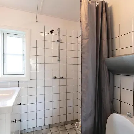 Dom wakacyjny Three Bedroom Holiday In Svaneke Aarsdale